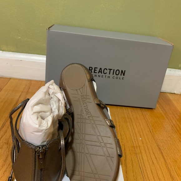 New Kenneth Cole Lost Look Gladiator Laceup Sandal - Picture 6 of 12